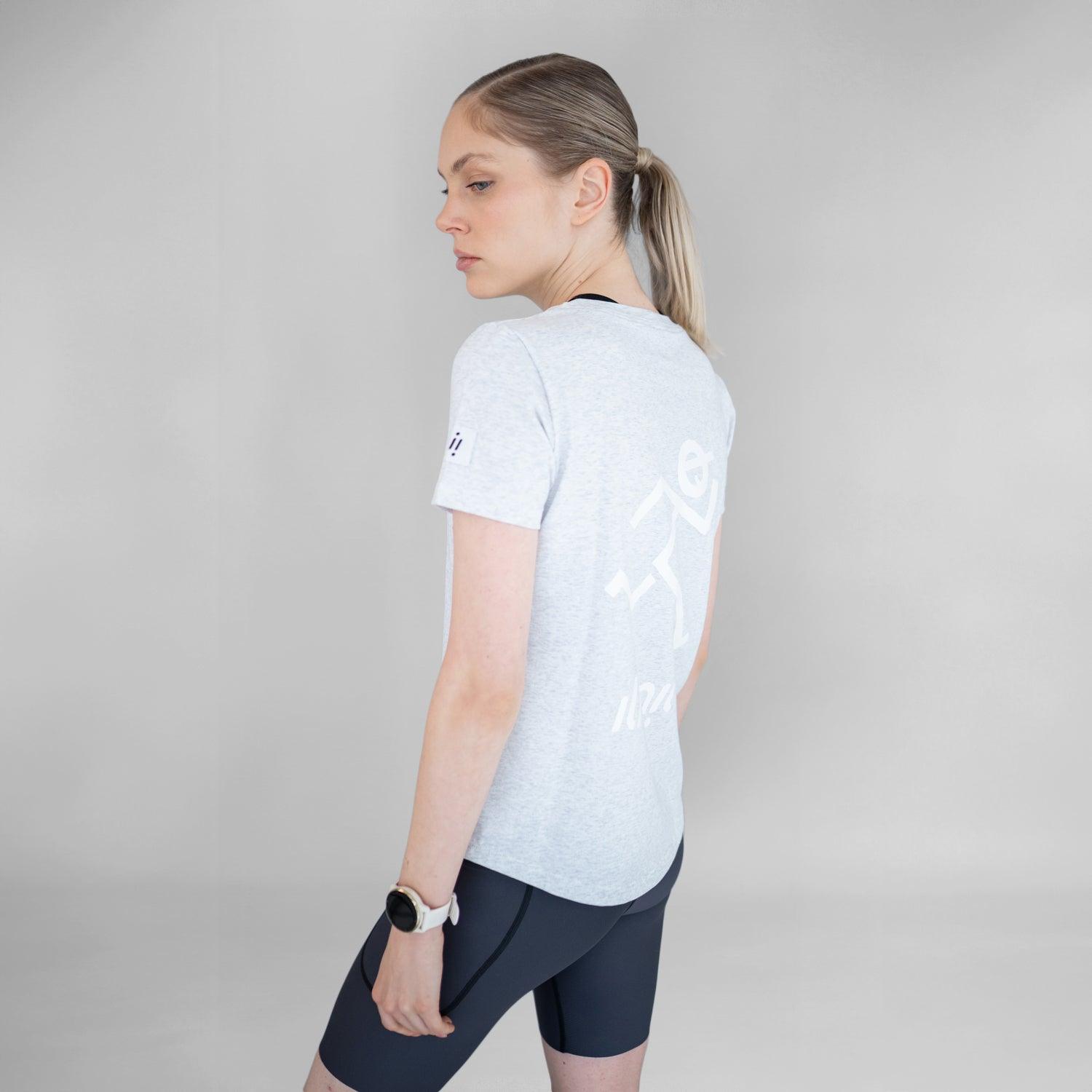 Camiseta Deportiva Mujer Altitud gris