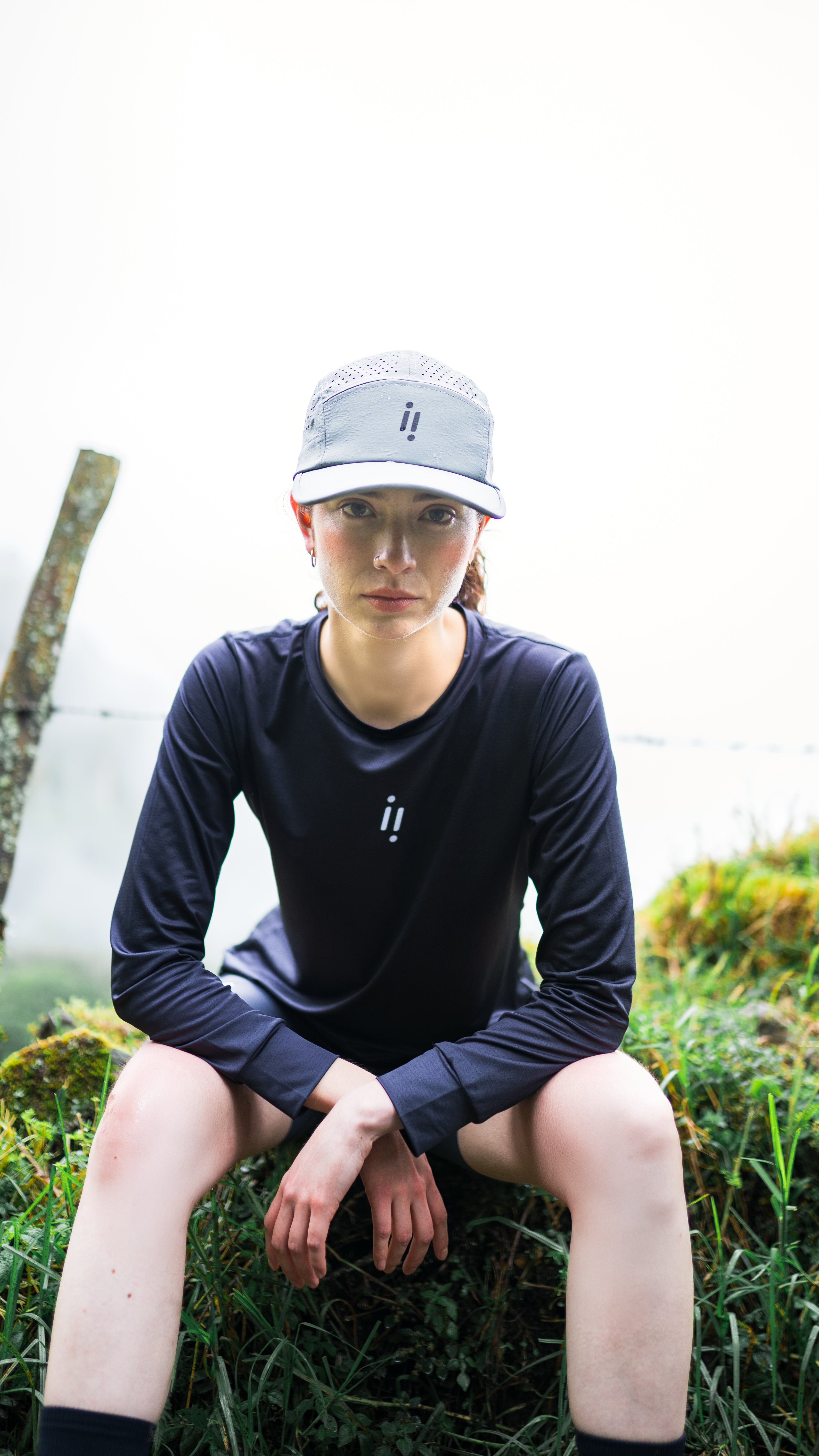 Gorra Edición Limitada Run Beyond Gris