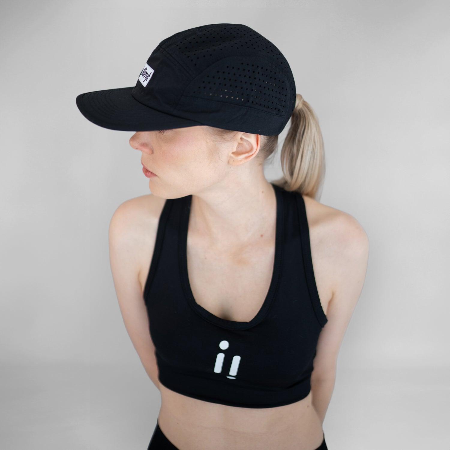 gorra running negra ilimit