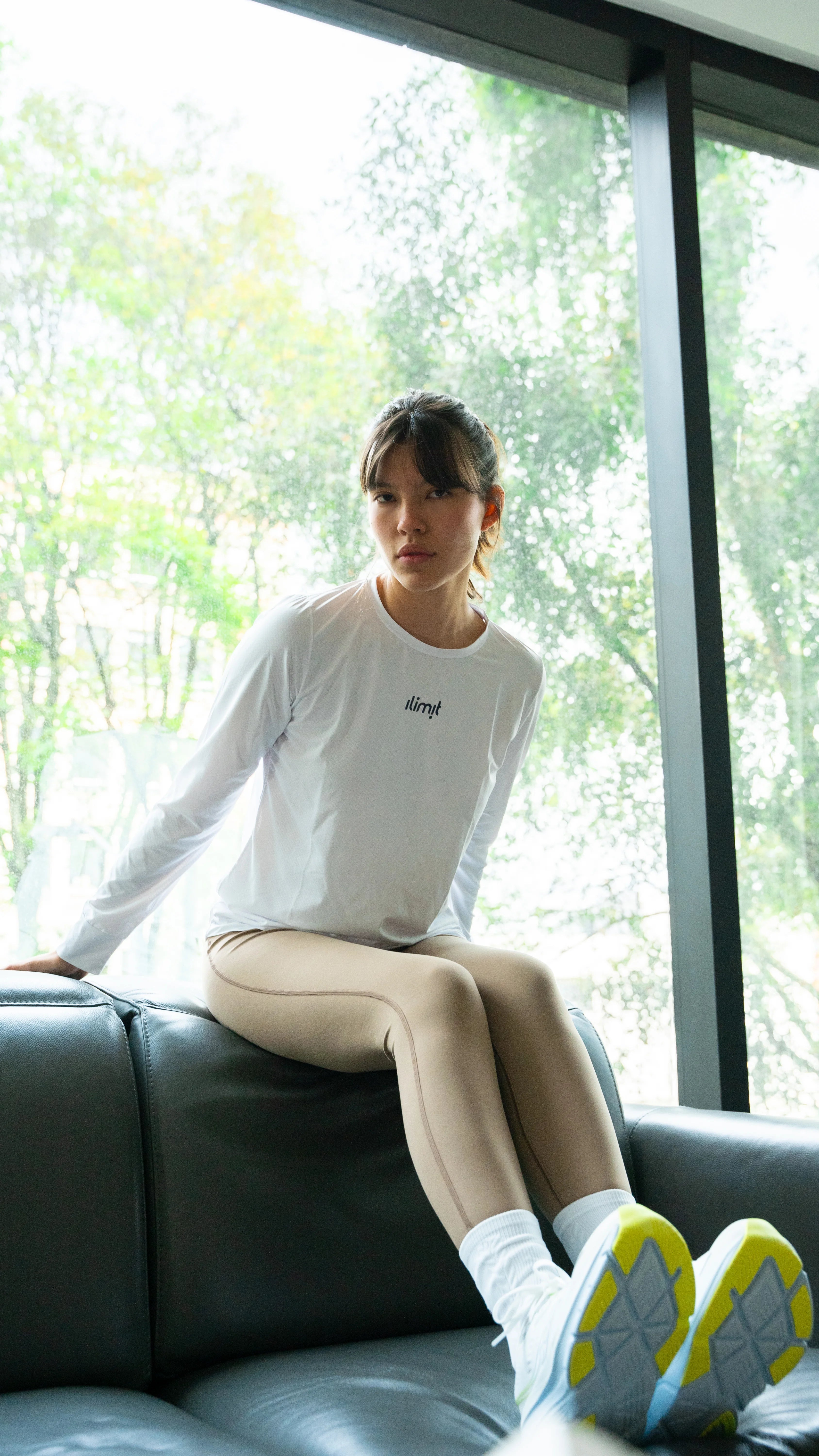 Camiseta Manga Larga Running Mujer Altitud Classic Blanca Ultralight.