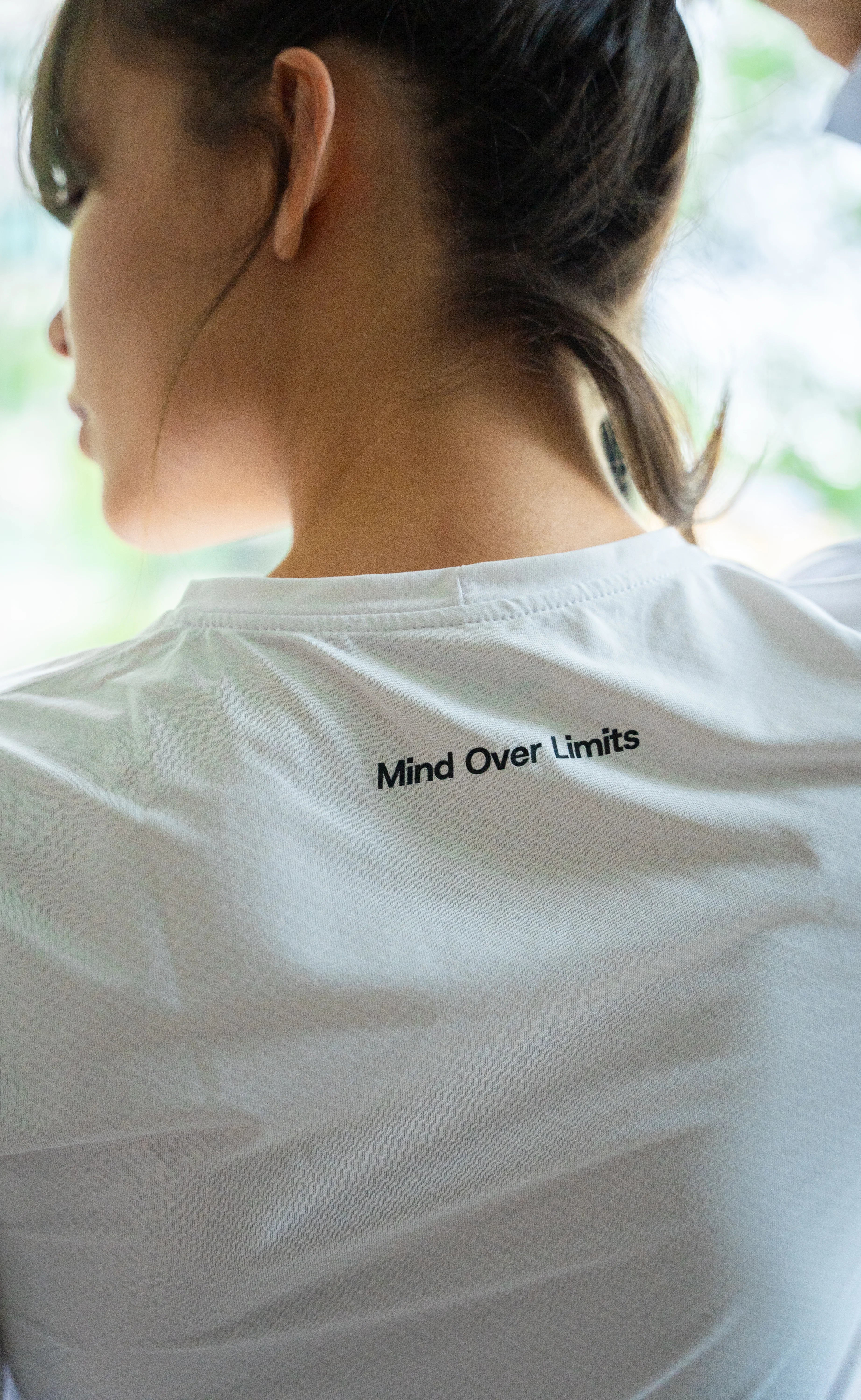 Camiseta Manga Larga Running Mujer Altitud Classic Blanca Ultralight.